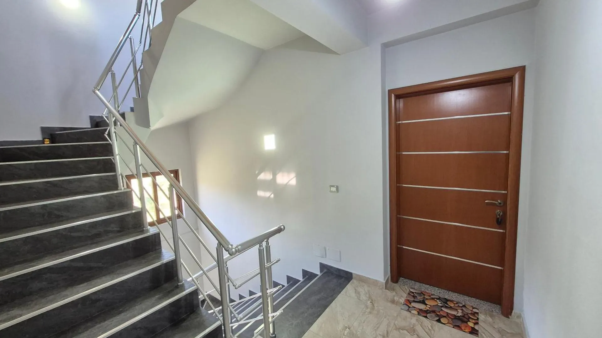 Villa Ari Berat 0*,  Albanien